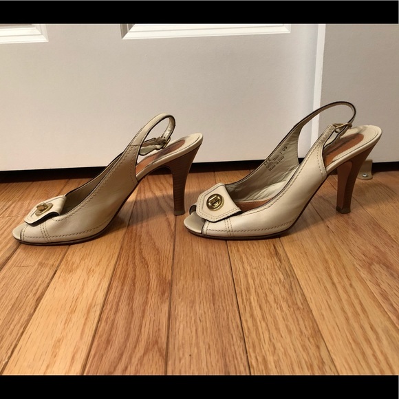 Coach | Tan Leather Buckled Peep-Toe Slingbacks - Picture 3 of 8